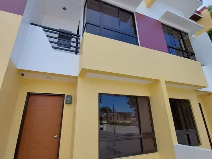 RFO 4-bedroom Triplex House For Sale Near Alabang Muntinlupa Manila
