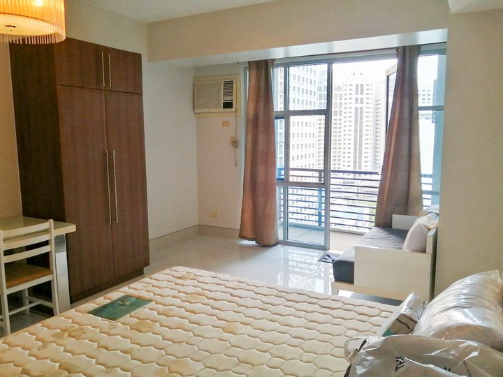 38 sqm Studio with Balcony in Greenbelt Excelsior, Makati