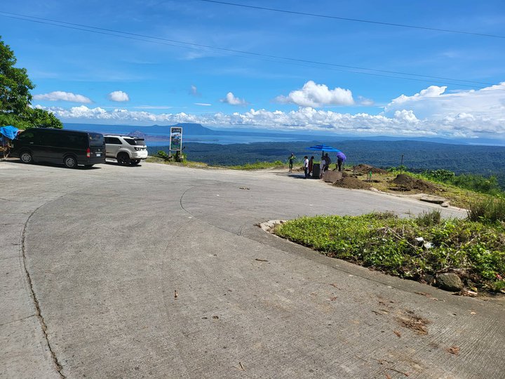 Farm lot for sale with good Location near in Taal /corner lot