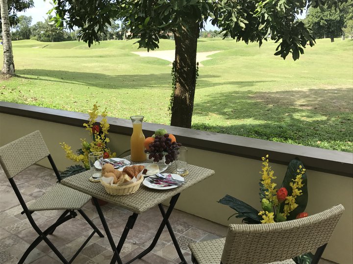 3-bedroom House For Sale in Silang-Tagaytay with Golf course view