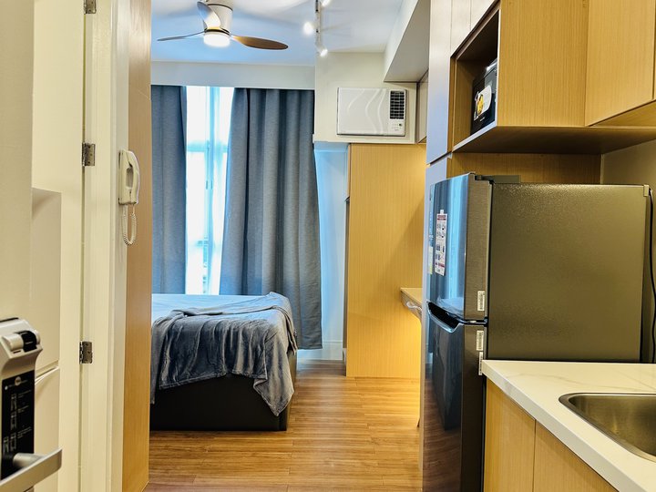 Pre-Owned Furnished 22.12 sqm Studio Residential Condo For Sale in Makati. Make Your Offer Now!