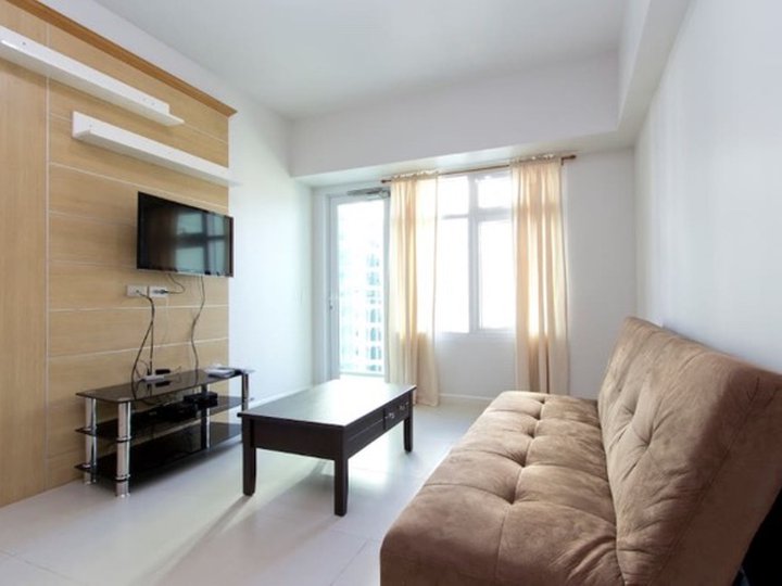 FOR SALE: 1BR Condo Unit in Two Serendra Red Oak Tower BGC