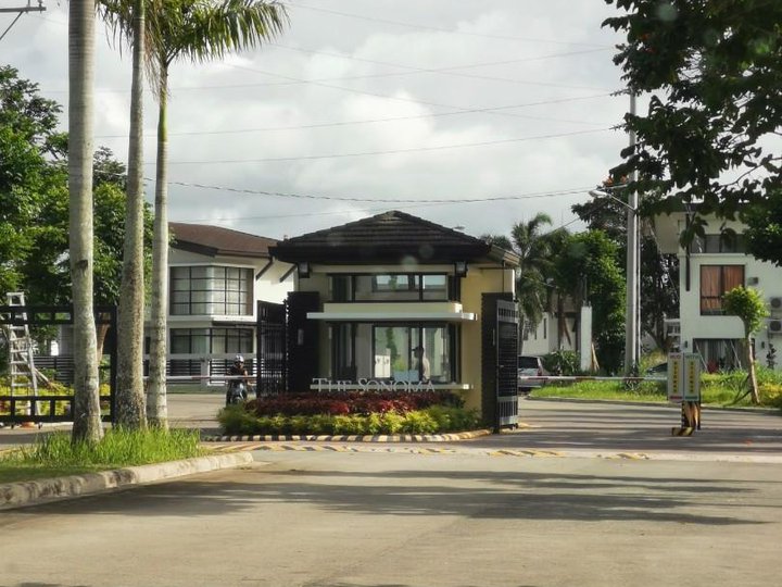 4-bedroom Single Attached House For Sale in Santa Rosa Laguna