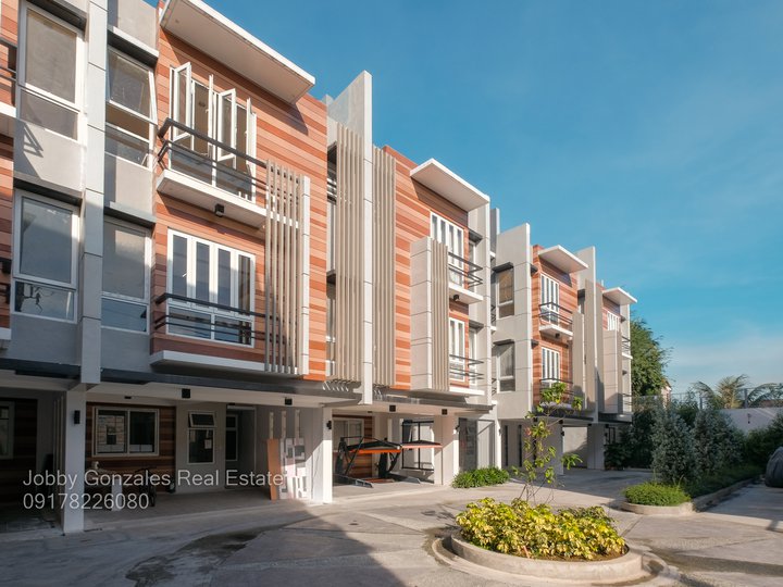 3-bedroom Townhouse For Sale in Tandang Sora Quezon City / QC