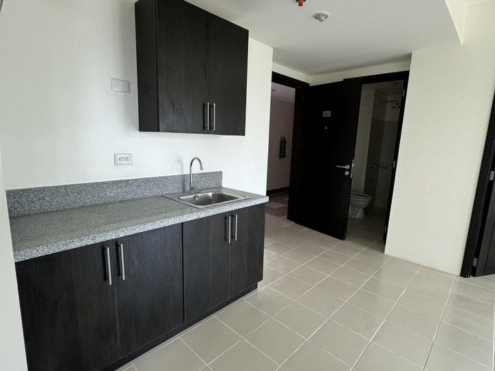 1Bedroom Condo For Sale in San Joaquin Pasig near BGC Makati