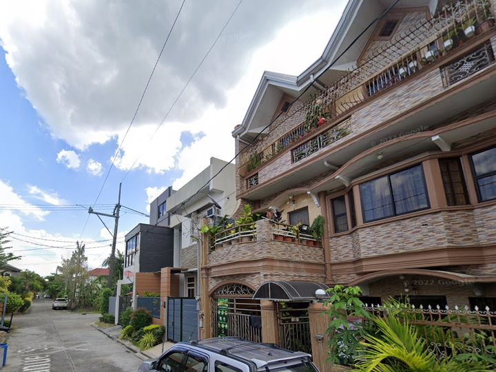 120 SQ THREE  (3) STOREY HOUSE &LOT  METROGATE COMPLEX, MEYCAUAYAN BOUNDARY OF MARILAO CITY, BULACAN