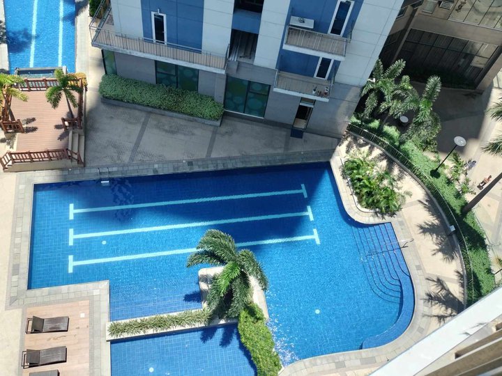 58.75 sqm 2-bedroom Condo For Sale Trion Towers, BGC