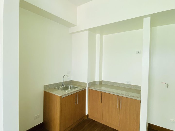 Studio Unit For Sale near Mall of Asia Palm Beach West