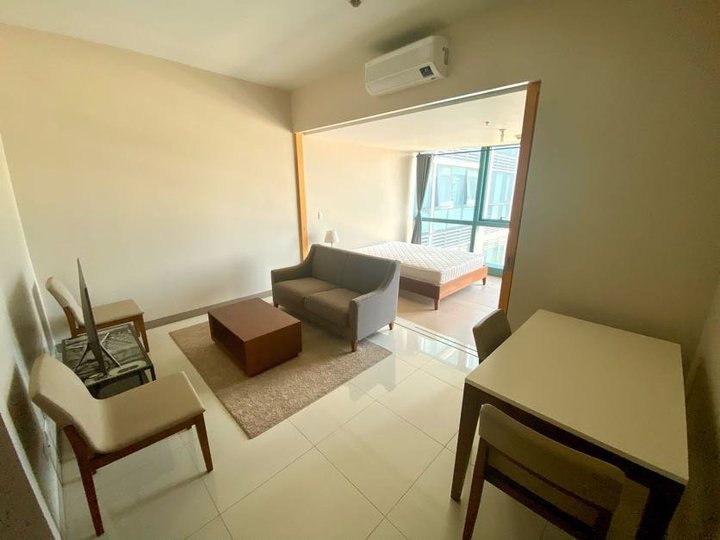 Rare & Spacious Furnished 1BR Condo for Rent in One Uptown Residence, BGC!