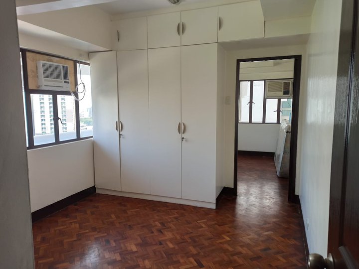 2 BR semi furnished for Rent in Vito Cruz Tower