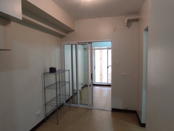 1 Bedroom Unfurnished in Sheridan Towers, Sheridan St. Pasig City.