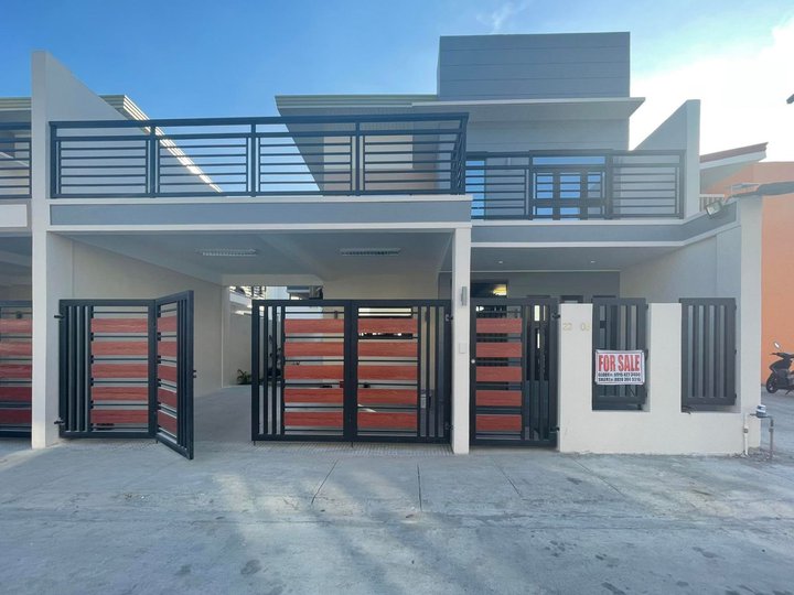 Modern 3-Bedroom Villa for Sale In The Enclave Subdivision
