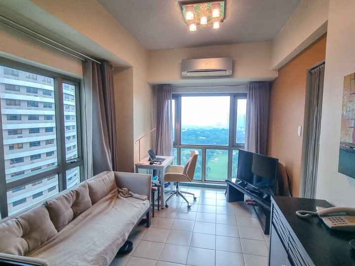 FOR SALE 1BR FULLY-FURNISHED CONDOMINIUM IN FORBESWOOD PARKLANE AT BGC