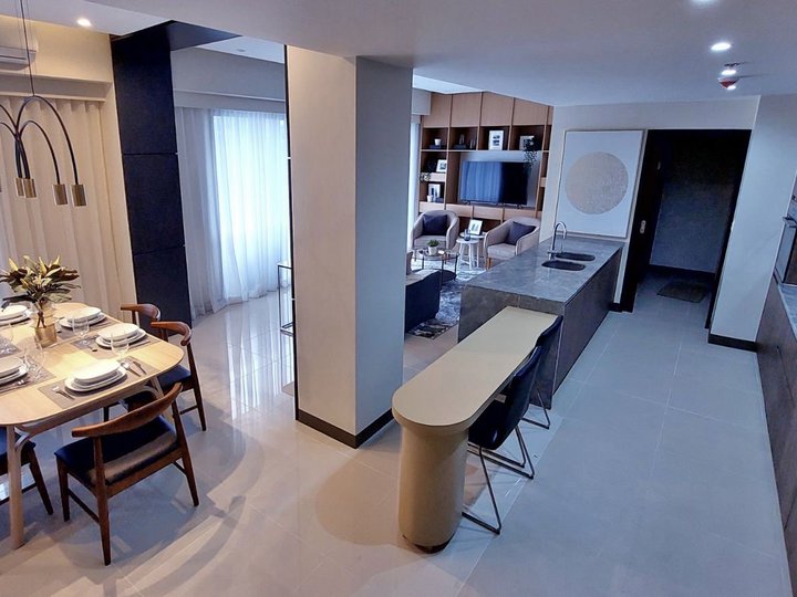 3 bedroom fully furnished condo for sale near Bonifacio Global City