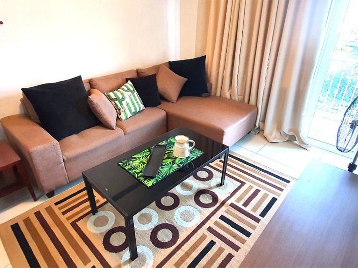 55sqm 1BR Serendra For Rent