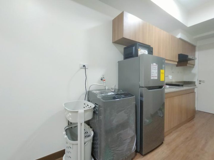 1 bedroom semi furnished fo rent in Prisma Residences