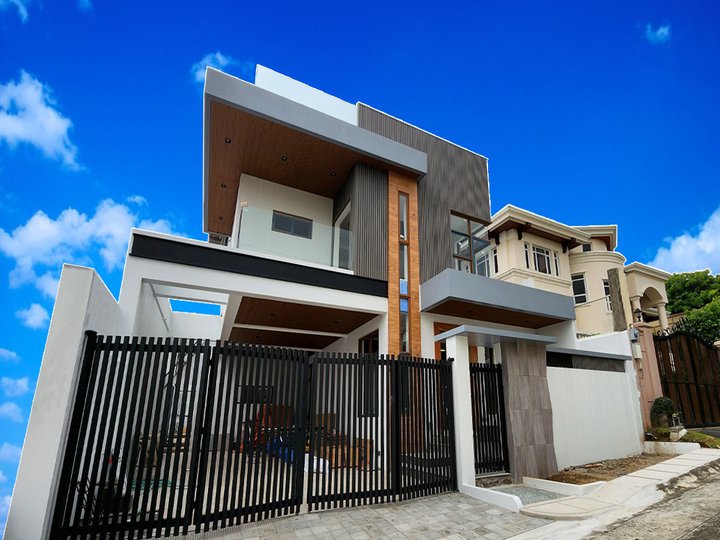 7 Bedroom w Fam Area 2 Storey House for sale in Filinvest1 Quezon City
