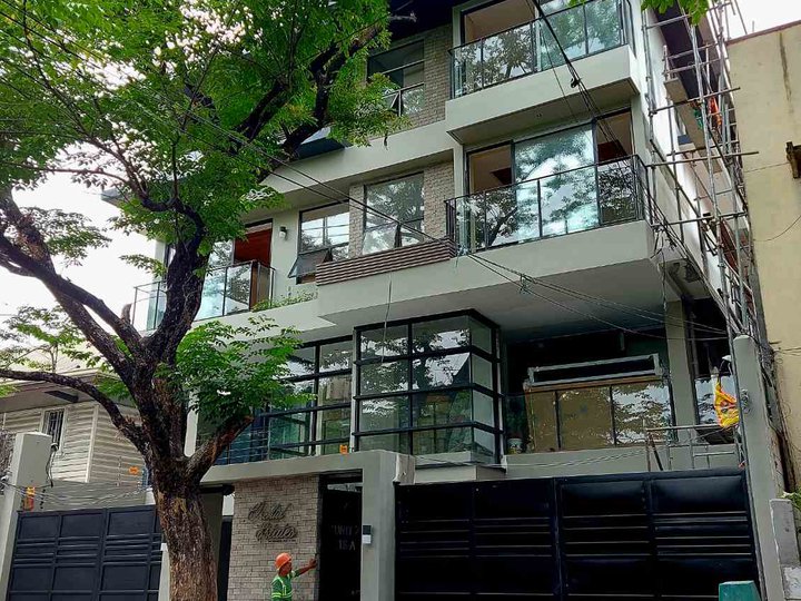 4-bedroom House For Sale in Cubao Quezon City / QC Metro Manila