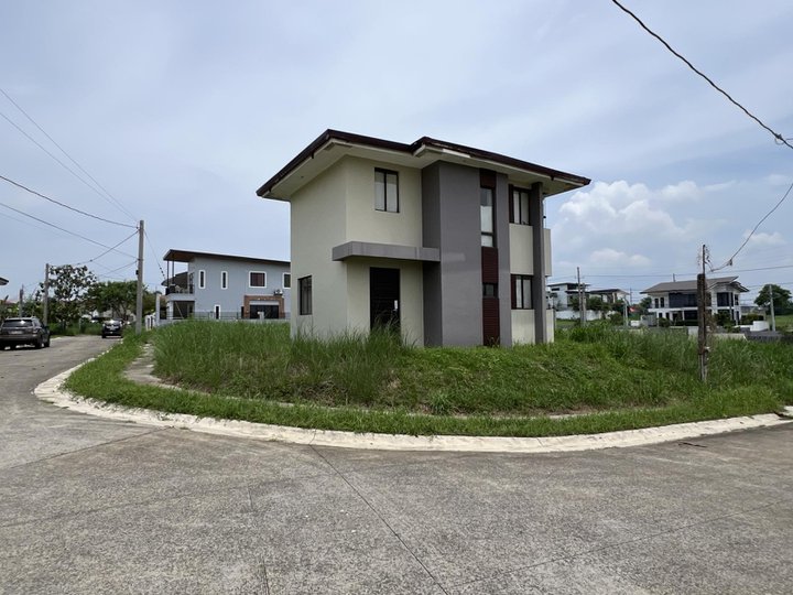 RFO 3-BR House For Sale in Woodhill Settings Nuvali Calamba Laguna