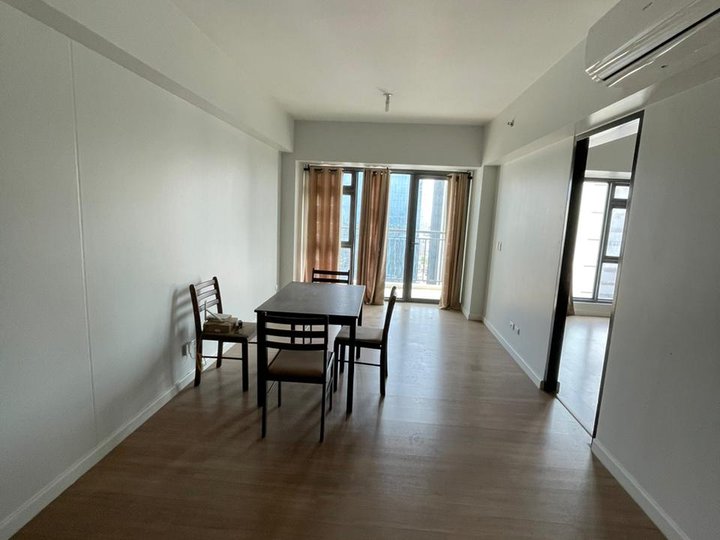 58.00 sqm 1-bedroom Condo For Rent in Makati Metro Manila