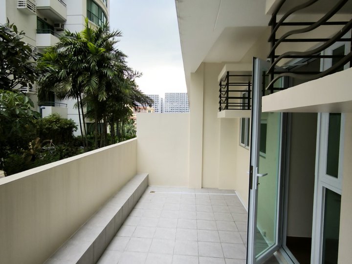 1 bedroom pet friendly condo for sale in manaila bay pasay