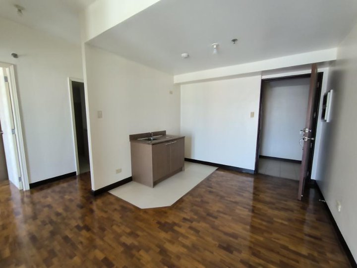 Pet friendly Condo for sale near  MAkati Med