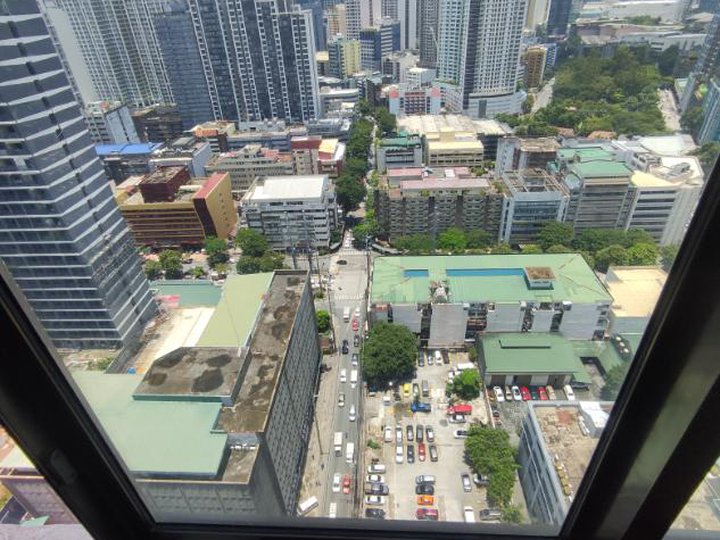 Pet friendly Rent to own 1 Bedroom condo in Makati near Makati Med Greenbelt Ayala Glorietta