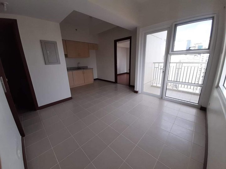 1-bedroom Residential Condo For Sale in Makati near salcedo and legazpi