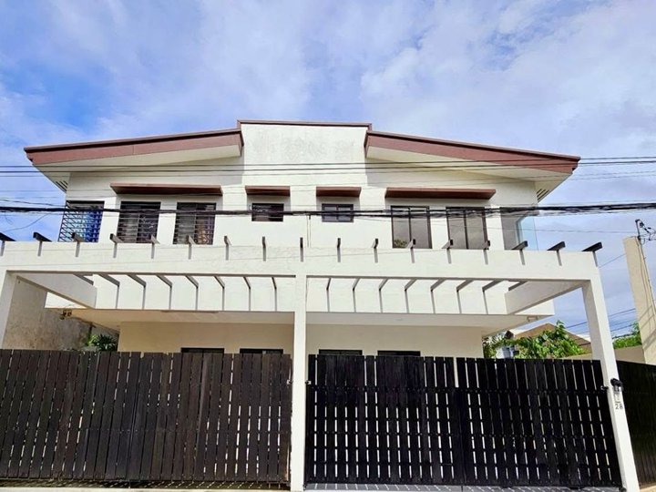 2 STOREY MODERN DUPLEX-TYPE CORNER HOUSE IN BF HOMES LAS PINAS CITY