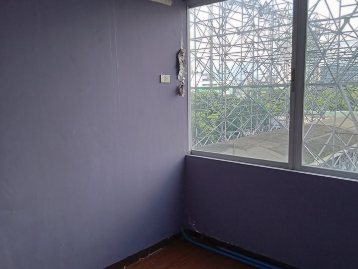 2BR 2nd Hand Unit GMA Kamuning QC