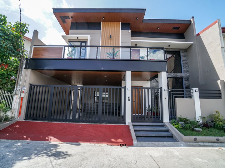 4-bedroom Single Detached House For Sale in Las Pinas Metro Manila