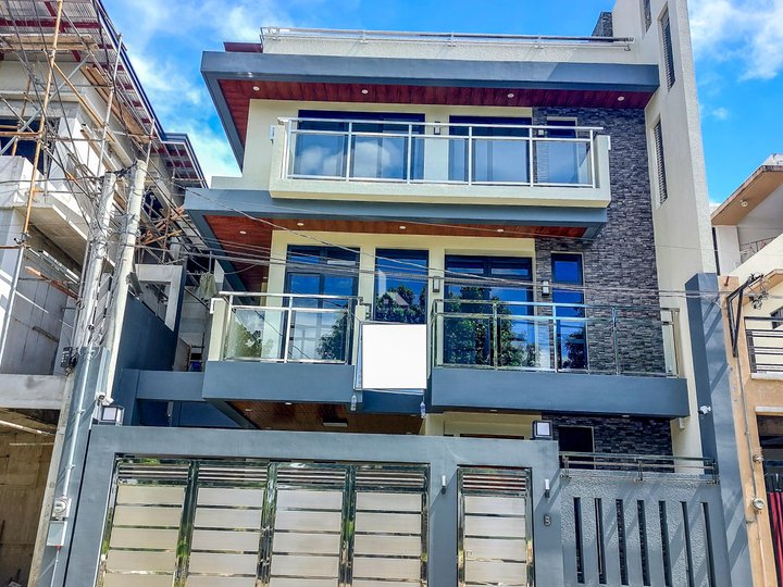 7-bedroom Single Attached House For Sale By Owner in Quezon City / QC
