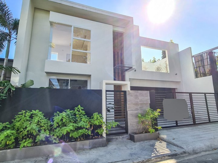 2 STOREY MODERN TROPICAL HOUSE FOR SALE