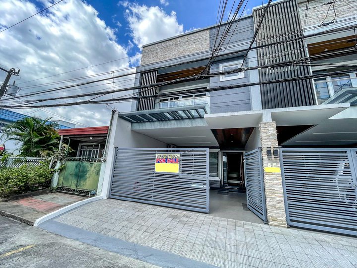 5-bedroom Duplex / Twin House For Sale in Pasig Metro Manila