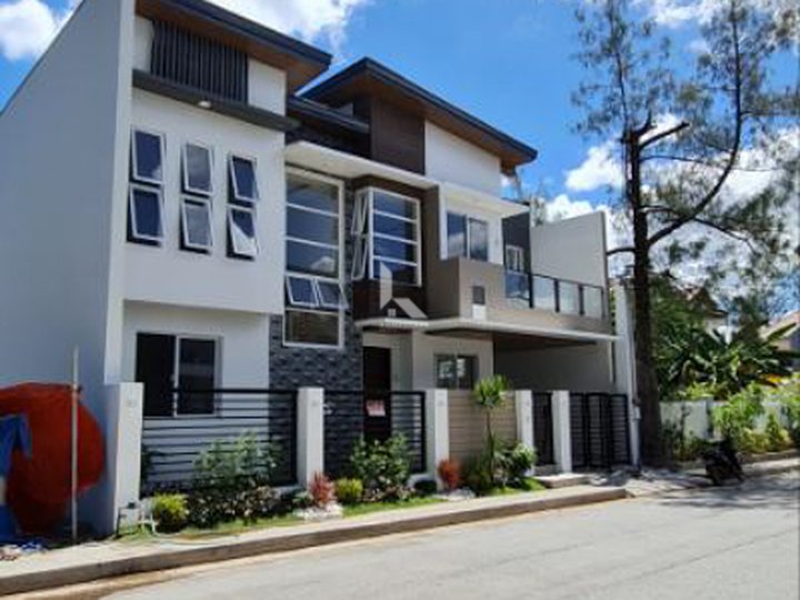 5-bedroom Single Attached House For Sale in Pasig Metro Manila