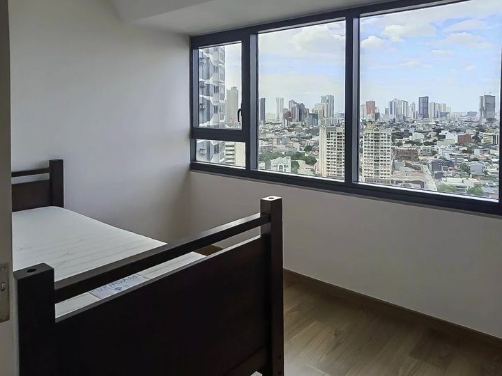 GOOD BUY!! RUSH SALE!!! Condo for Sale in The Rise Makati