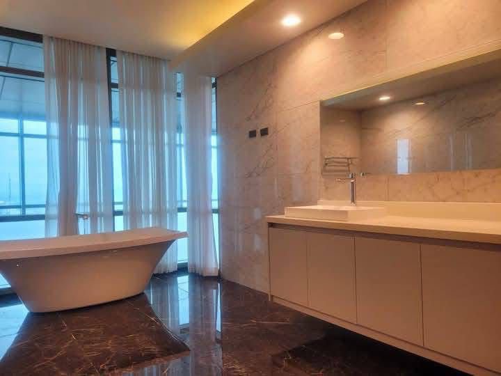 FOR SALE: VIRIDIAN IN GREENHILLS