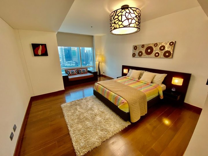 FOR SALE: RFO 3BR Fully Furnished Luxurious Two Roxas Condominium