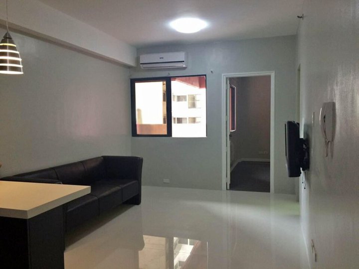 1BR Condo For Rent - WESTGATE PLAZA, Makati