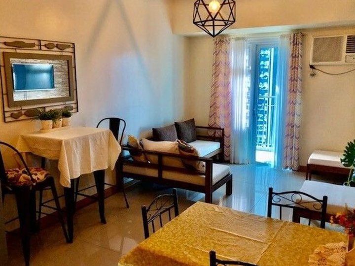 42.50 sqm 1-bedroom Condo For Sale in The Trion Towers 1, BGC, Taguig