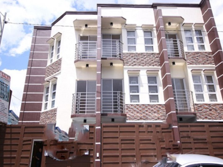 Townhouse For Sale in Bago Bantay QC PH739