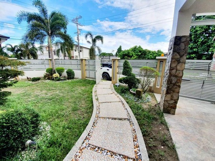 House and Lot with 6 Bedrooms For Sale in Amsic Angeles City Pampanga