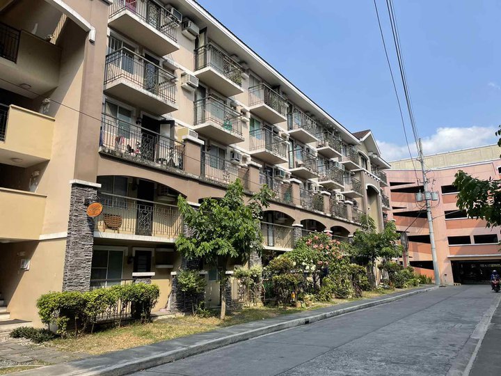 Walk up Unit with Parking in Arezzo Place Pasig