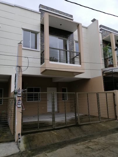 Cheapest 2-Car Garage Townhouse near Mindanao Ave. QC House and Lot in ...